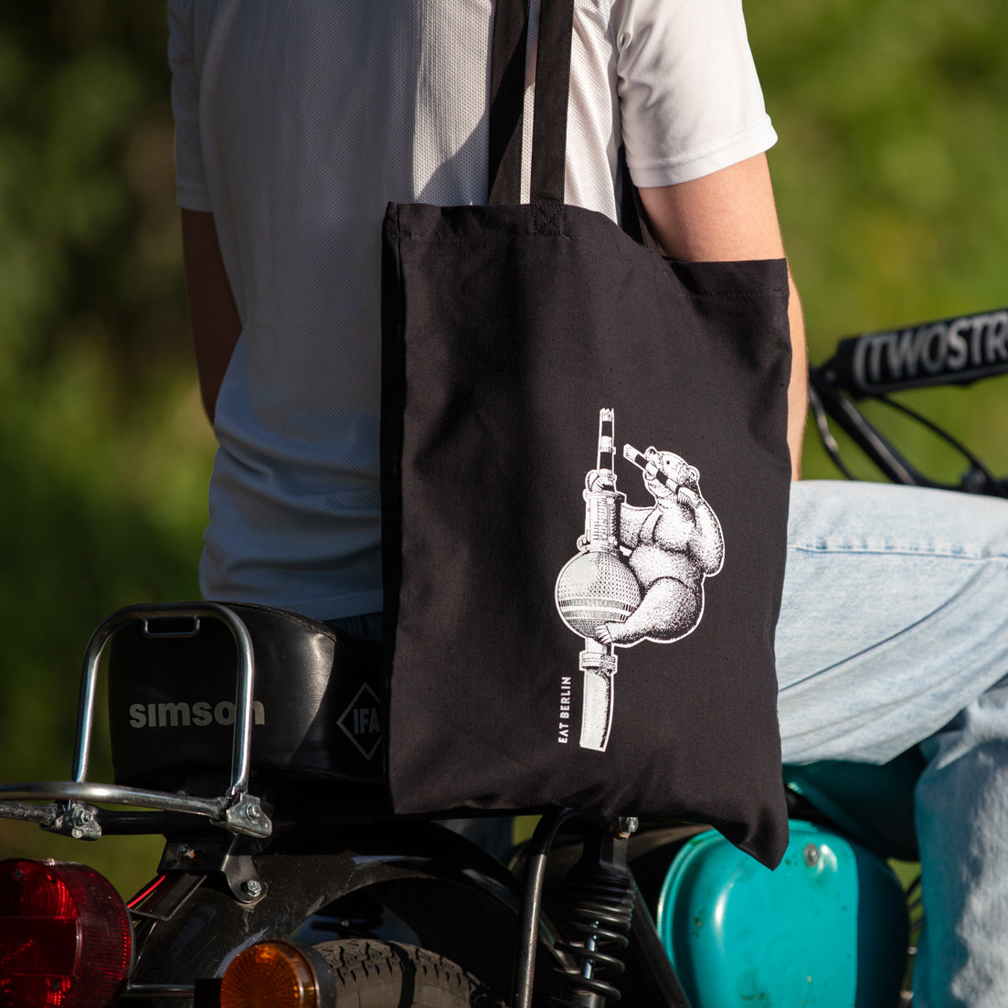 EAT BERLIN Edition Tasche Schwarz Motiv "ILLU"